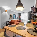 Grzybowska 9 Apartament 3*