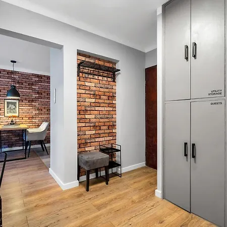 Grzybowska 9 By Bookinghost 4*