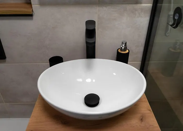 Grzybowska 9 By Bookinghost Apartman Varsó