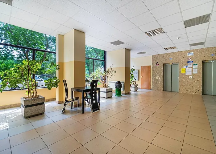 Grzybowska 9 By Bookinghost Varsó