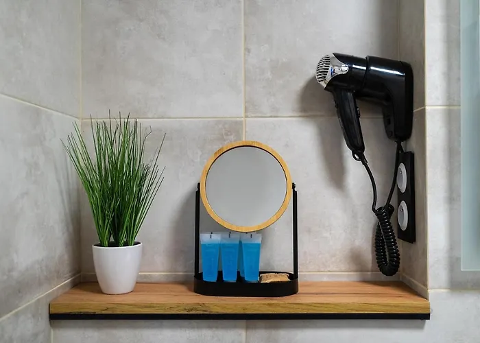 Grzybowska 9 By Bookinghost Varsó