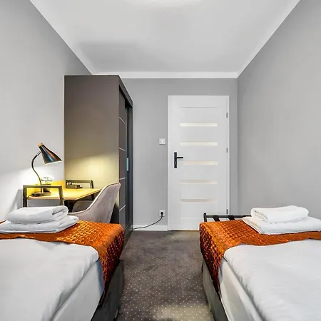 Grzybowska 9 By Bookinghost 4*